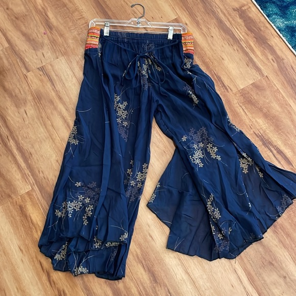 Thai Gaucho Pants - Picture 2 of 5